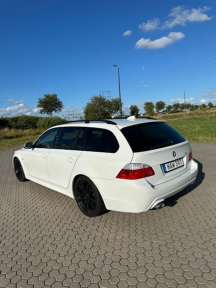 BMW 520d 2 of 30