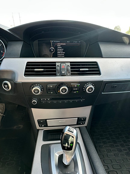 BMW 520d 25 of 30