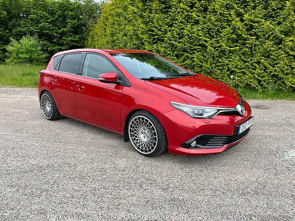 Toyota Auris 3 of 9