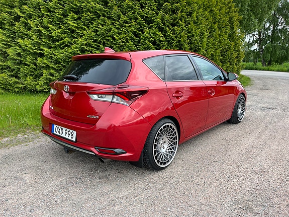 Toyota Auris 4 of 9