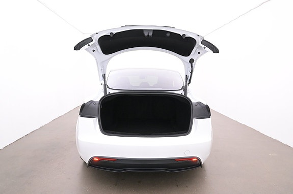 Tesla Model 3 22 of 27