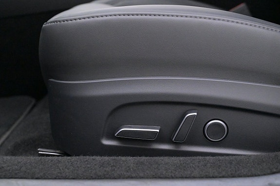 Tesla Model 3 9 of 27