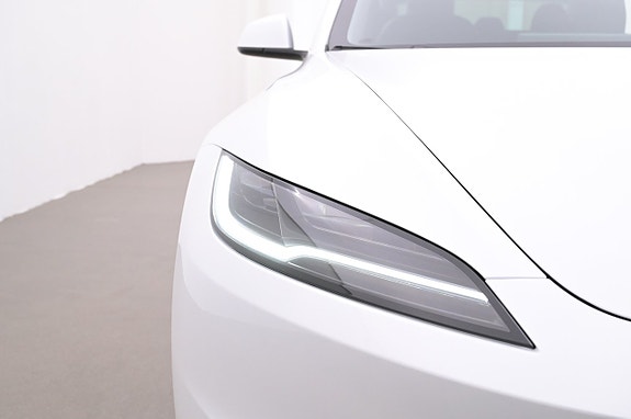 Tesla Model 3 25 of 27