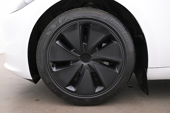 Tesla Model 3 27 of 27