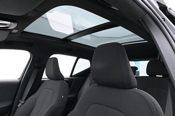 Volvo XC40 19 of 27