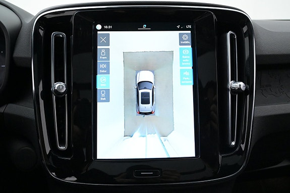 Volvo XC40 10 of 27
