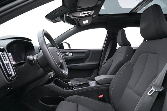 Volvo XC40 9 of 27