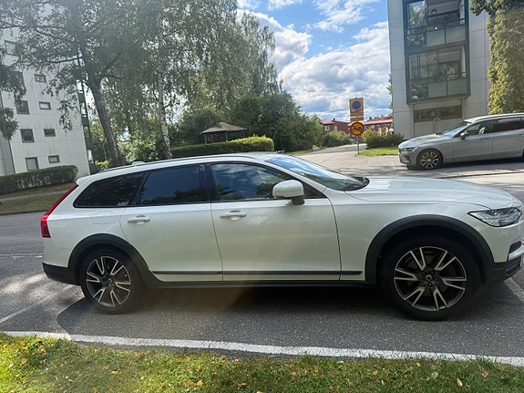 Volvo V90 Cross Country 3 of 4