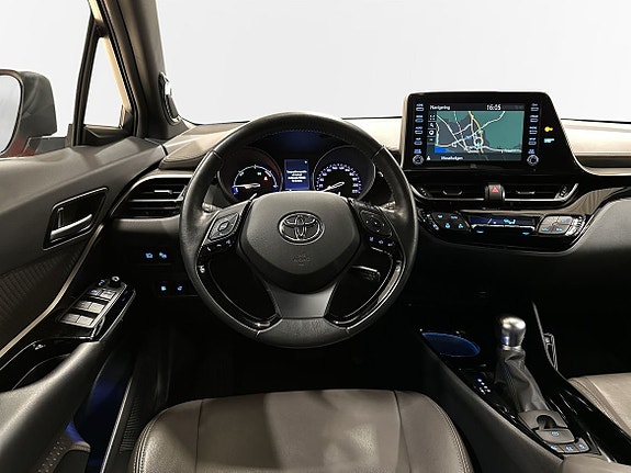 Toyota C-HR 11 of 13