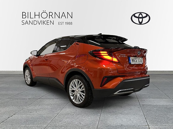 Toyota C-HR 3 of 13