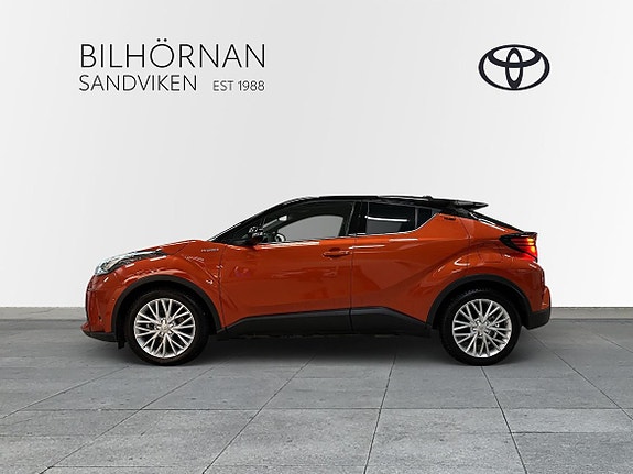 Toyota C-HR 4 of 13