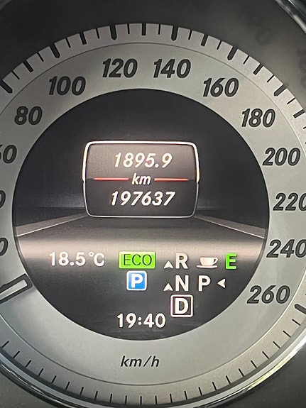 Mercedes-Benz GLK220 7 of 10