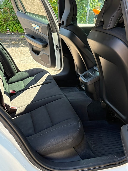 Volvo V60 13 of 16