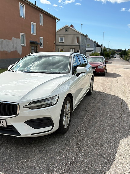 Volvo V60 8 of 16