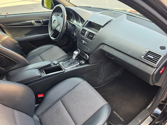 Mercedes-Benz C180 19 of 26