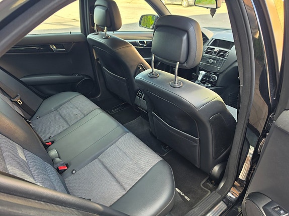 Mercedes-Benz C180 16 of 26