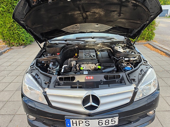 Mercedes-Benz C180 21 of 26
