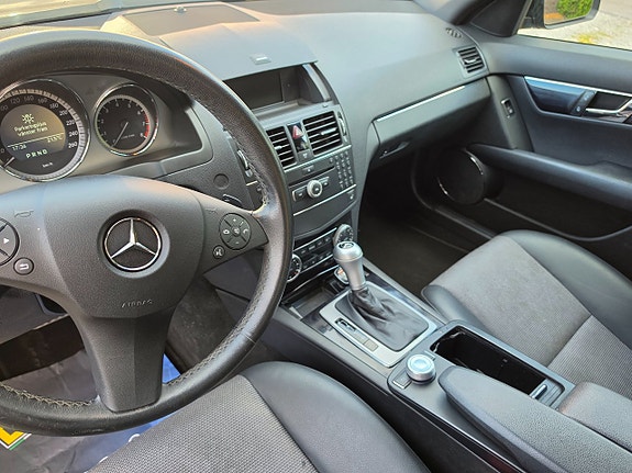 Mercedes-Benz C180 17 of 26