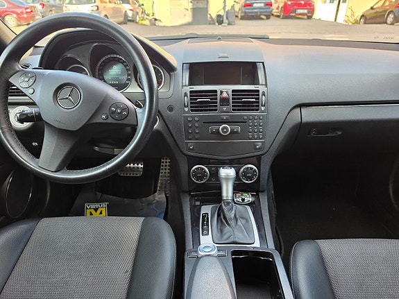 Mercedes-Benz C180 18 of 26