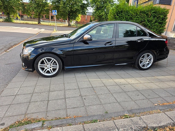 Mercedes-Benz C180 8 of 26