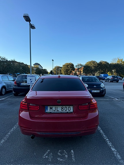 BMW 320d 4 of 13