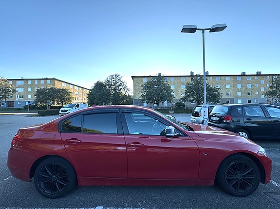 BMW 320d 3 of 13