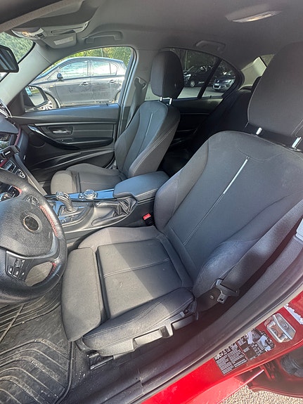 BMW 320d 13 of 13