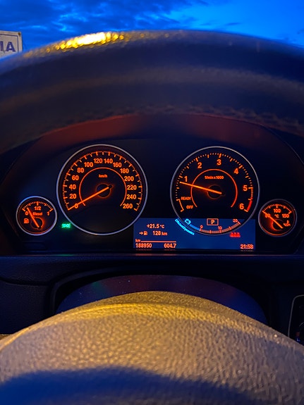 BMW 320d 8 of 13