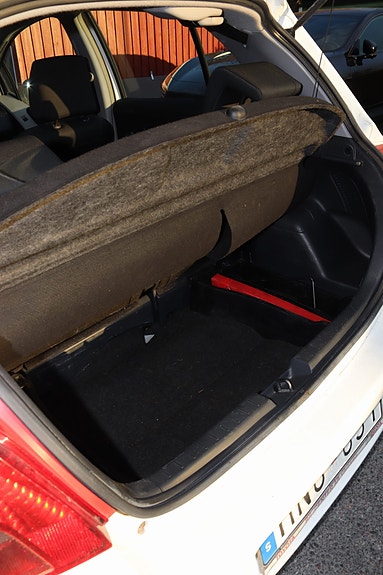 Toyota Yaris 7 of 10