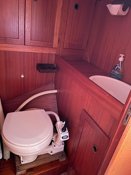 Aphrodite 34 med fina segelegenskaper och nyare motor säljes eller bytes 7 of 10