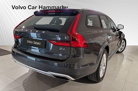 Volvo V90 Cross Country 5 of 14