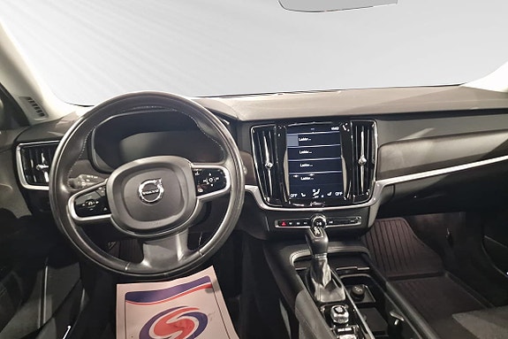 Volvo V90 Cross Country 10 of 14