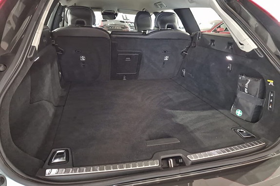 Volvo V90 Cross Country 14 of 14