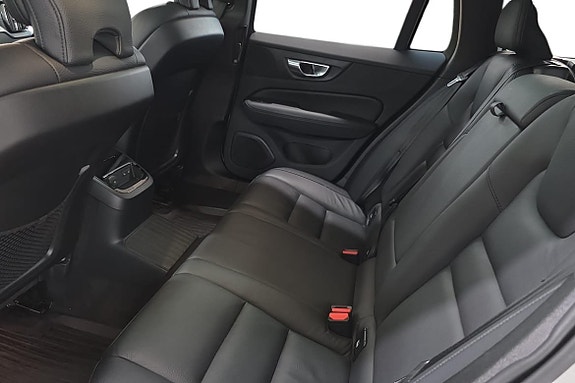 Volvo V60 13 of 25