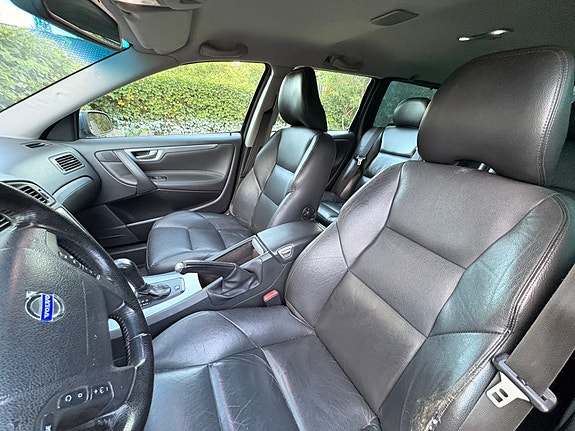 Volvo V70 6 of 8