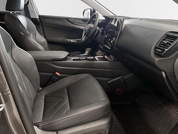 Lexus NX450h+ 12 of 20