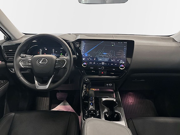 Lexus NX450h+ 16 of 20