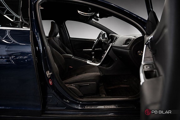 Volvo V60 13 of 22