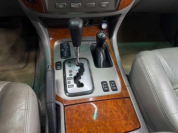 Toyota Land Cruiser 12 of 23
