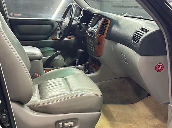 Toyota Land Cruiser 21 of 23