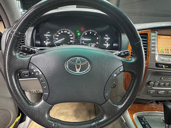 Toyota Land Cruiser 18 of 23