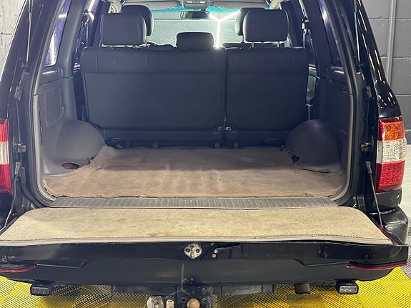Toyota Land Cruiser 8 of 23
