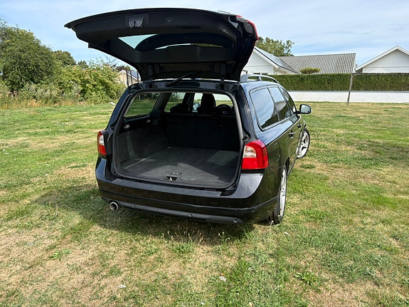 Volvo V70 7 of 15