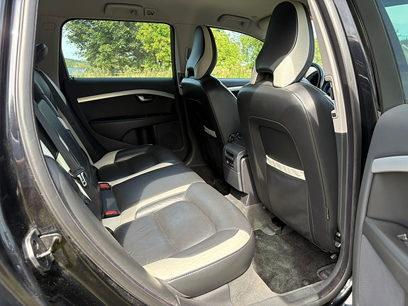Volvo V70 8 of 15