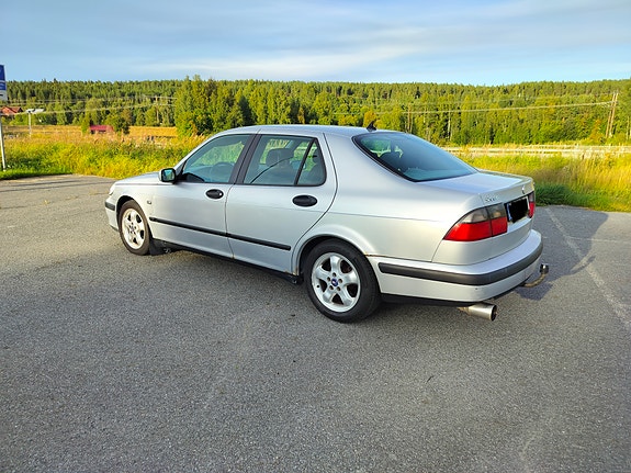 Saab 9-5 3 of 4