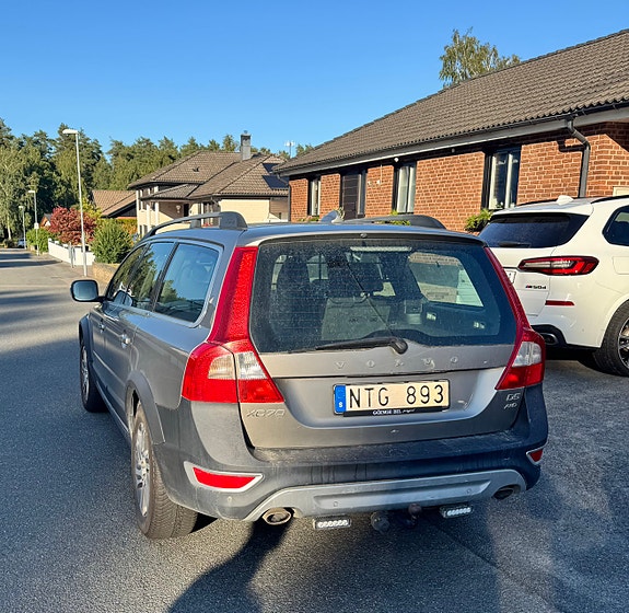 Volvo XC70 4 of 9