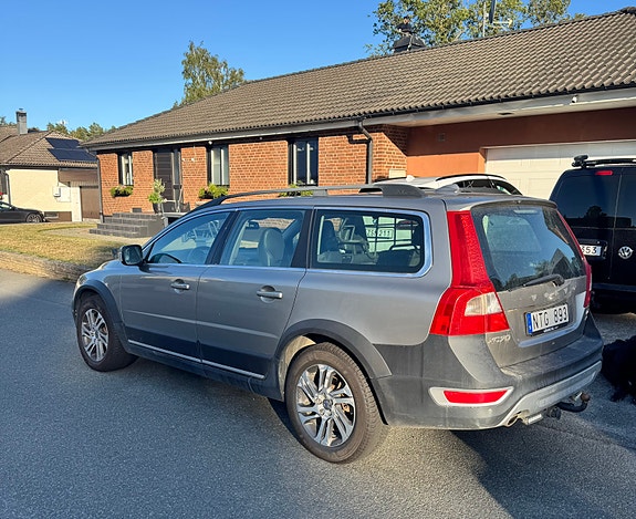 Volvo XC70 3 of 9