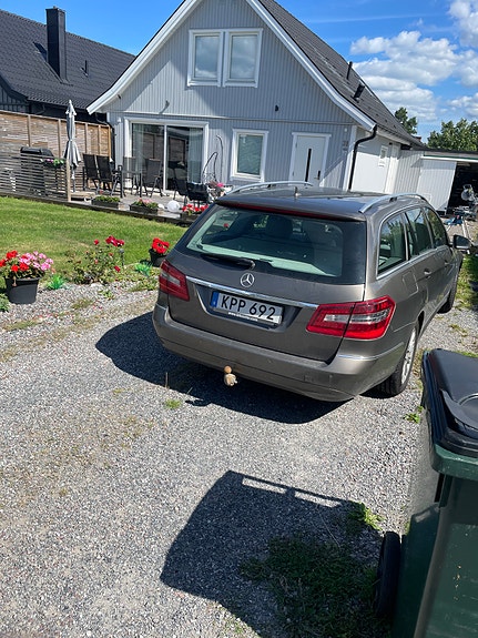 Mercedes-Benz E220 5 of 5