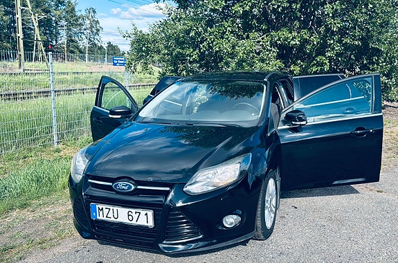 Ford Focus 3 of 5