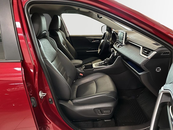 Toyota RAV4 13 of 23